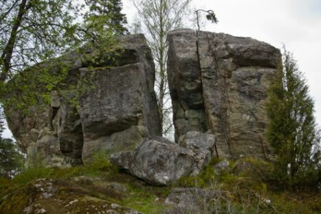 Bild på Ivars kyrka.